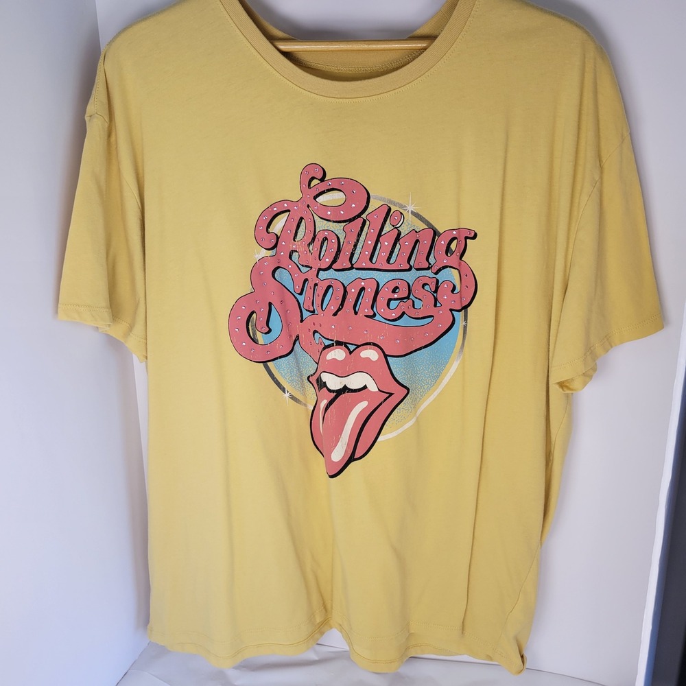 Time and Tru Rolling Stones Rhinestone Graphic T-Shirt Yellow Womens XXXL 22